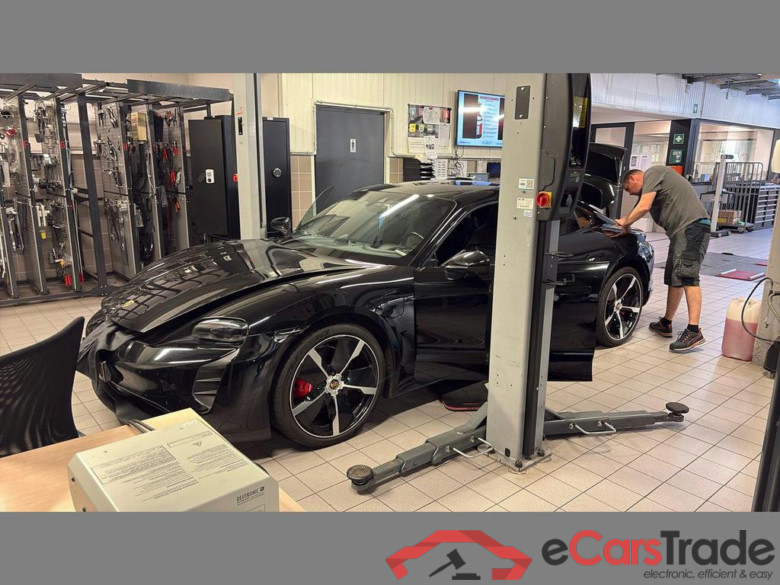 PORSCHE Taycan 79.2 kWh 4S #1