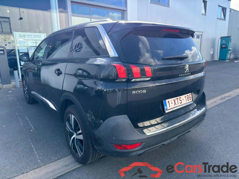PEUGEOT 5008 1.2 PureTech Allure #4
