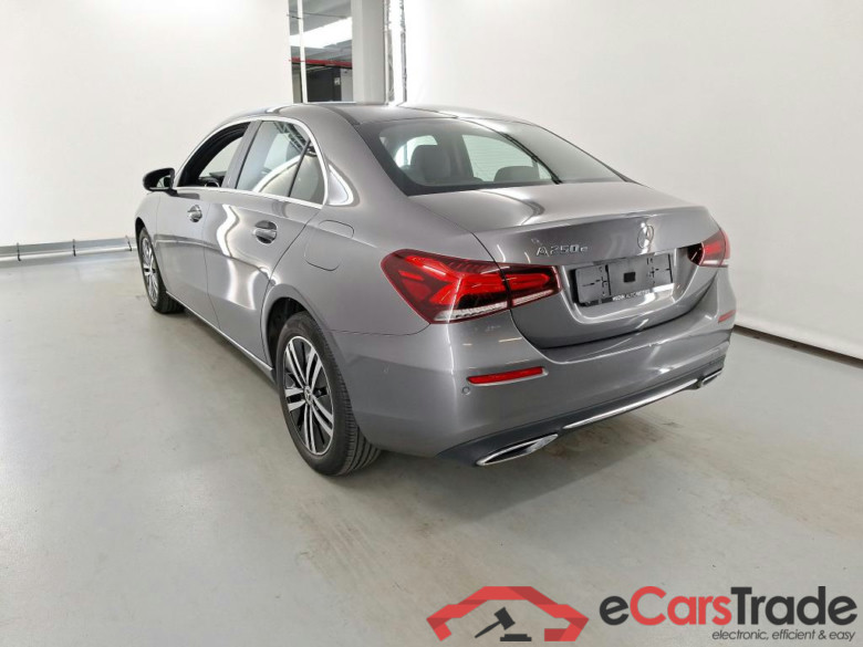 MERCEDES-BENZ A-CLASS LIMOUSINE 1.3 A 250 E LUXURY LINE DCT #3