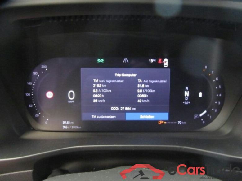 Volvo XC40 (2017->) DE - SUV5 B4 AWD EU6d, Ultimate Dark, (Facelift) 2022 - 2022 #6