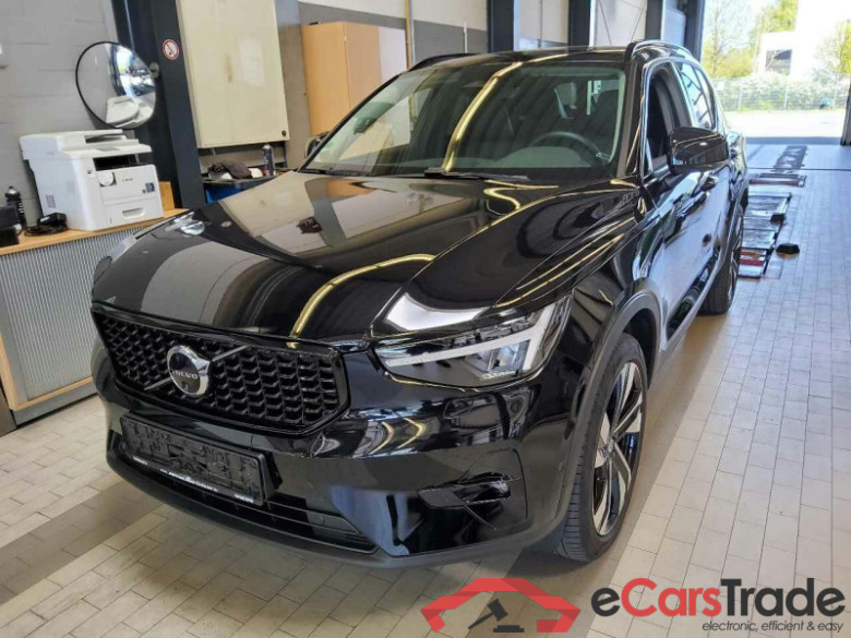 Volvo XC40 (2017->) DE - SUV5 B4 2WD EU6d, Ultra Dark (EURO 6d), (Facelift) 2023 - 2024 #1