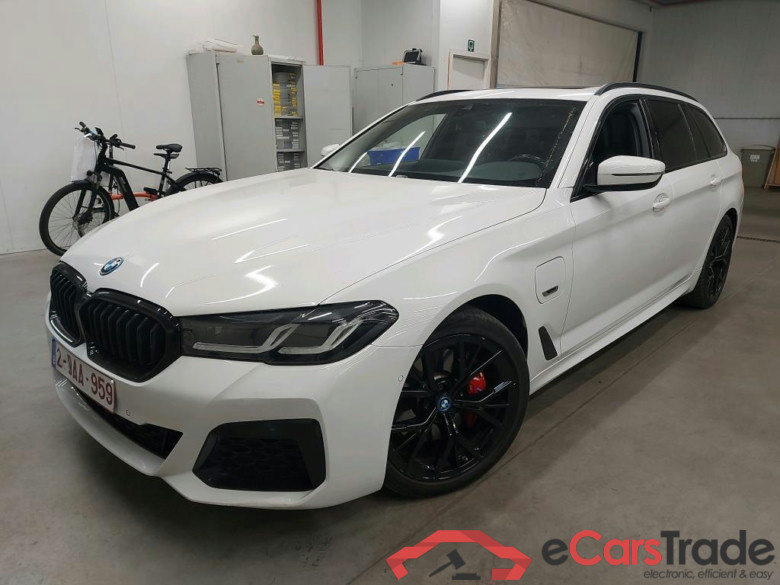 BMW - BMW 5 TOURING 530e 292PK M Sport Pro & Business With Heated Dakota Comfort Seats & Travel & Driving Assistant & Comfort Pack & Sunroof   * HYBRID * #1