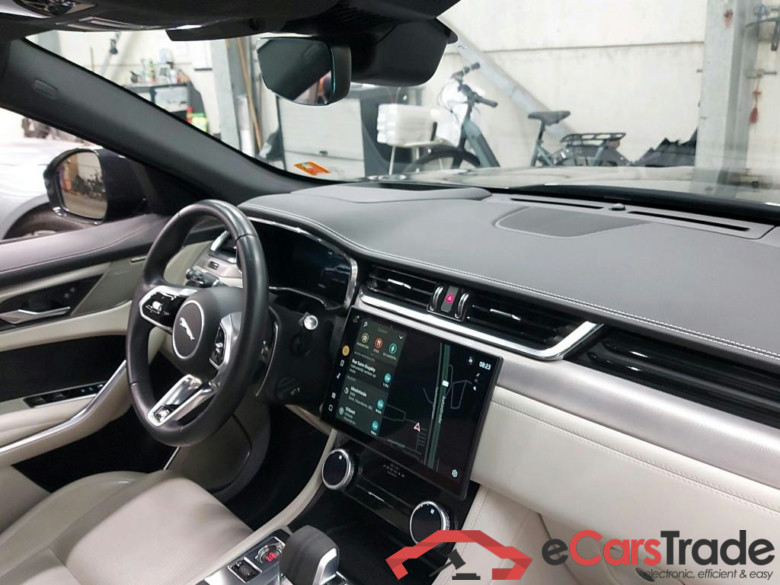 JAGUAR - JAG F-PACE P400e AWD 404PK Auto R-Dynamic SE Pack Technology & Meridian Sound & Glass Sunroof & Pack Black  * HYBRID * #3