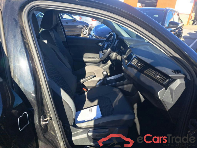 AUDI A1 / 2018 / 5P / berlina con portón Sportback Adrenalin 30 TFSI 81kW (110CV)(SP) #6