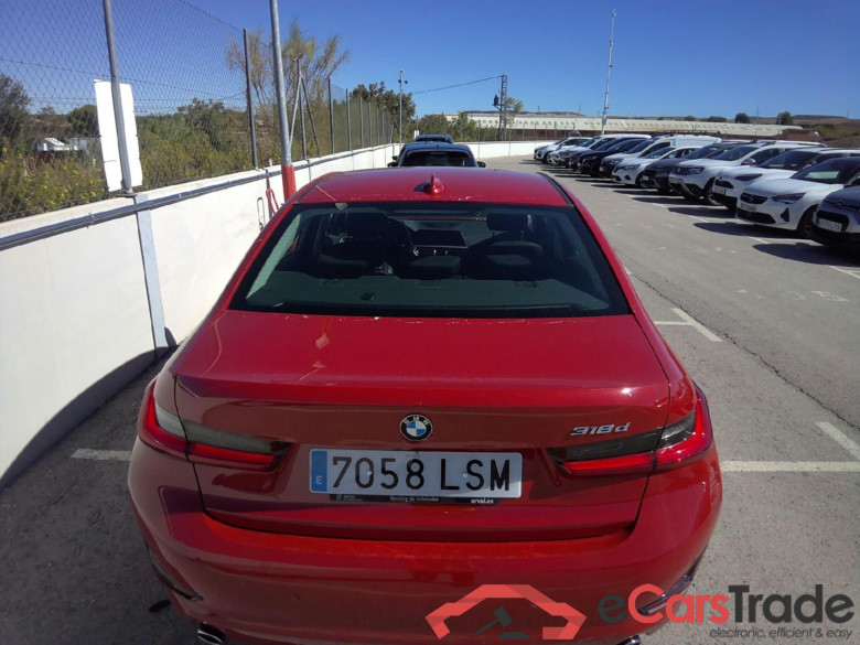 BMW Serie 3 / 2018 / 4P / sedán 318d Auto. #6