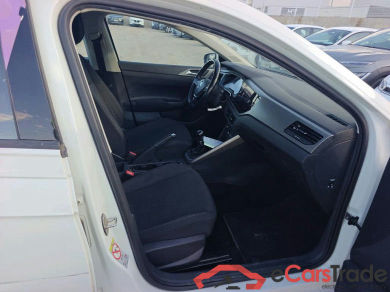 VOLKSWAGEN Polo / 2017 / 5P / berlina con portón Advance 1.6 TDI 70kW (95CV) #6