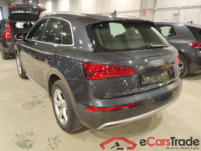 AUDI Q5 DIESEL - 2017 30 TDi Business Edition Sport S tronic #2