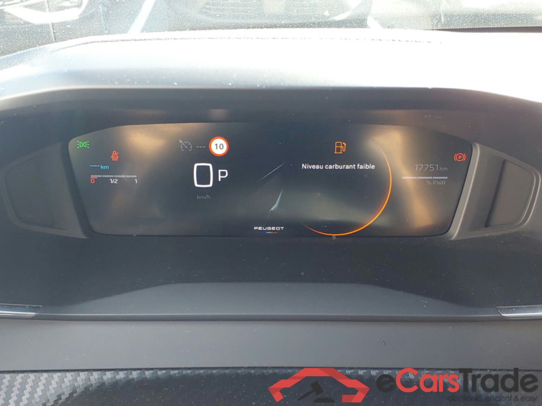 PEUGEOT 208  PEUGEOT 208  Allure Hybrid 110 ch e-DCS6 + pack access #6