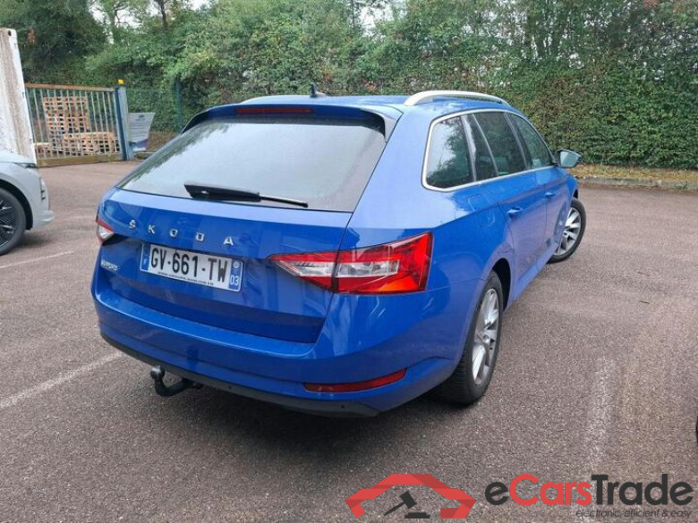 Skoda Superb Combi 2.0 TDI Aut. LED Virtual Navi KeylessGo Camera Klima PDC ... #3