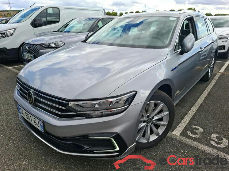 Volkswagen Passat 1.4 e-Hybrid Plug-In GTE Aut. LED ACC Navi Sport-Seats KeylessGo Camera Klima PDC ...