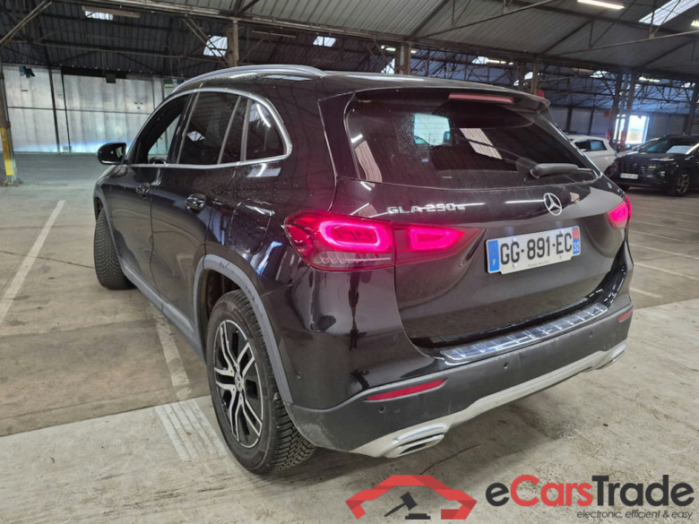 Mercedes GLA 250e Plug-In Hybrid Aut. LED Widescreen Navi 1/2 Sport-Leather KeylessGo Camera Klima PDC ... #4