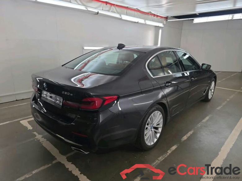 BMW 5 Reeks Berline 5 Reeks Berline 530e xDrive (PHEV) 215kW/292pk  4D/P Auto-8 - CO2 indicatief #4