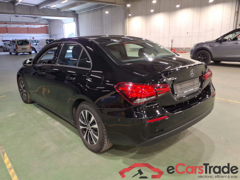 MERCEDES-BENZ A-CLASS LIMOUSINE 2.0 A 180 D BUSINESS SOLUTION DCT #2