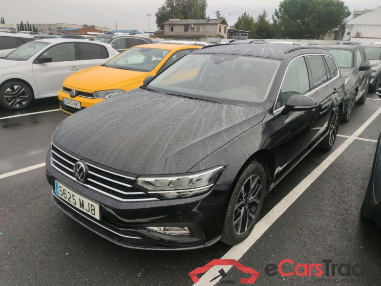 VOLKSWAGEN Passat / 2019 / 5P / familiar Variant Executive 2.0 TDI 110kW DSG #1