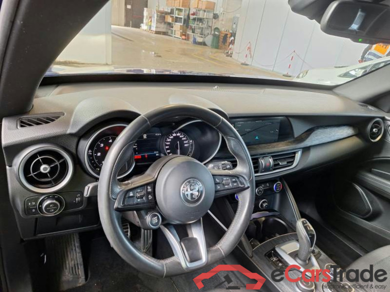 ALFA ROMEO STELVIO / 2017 / 5P / SUV 2.2 TD 160 CV SUPER BUSINESS AT8 RWD #3