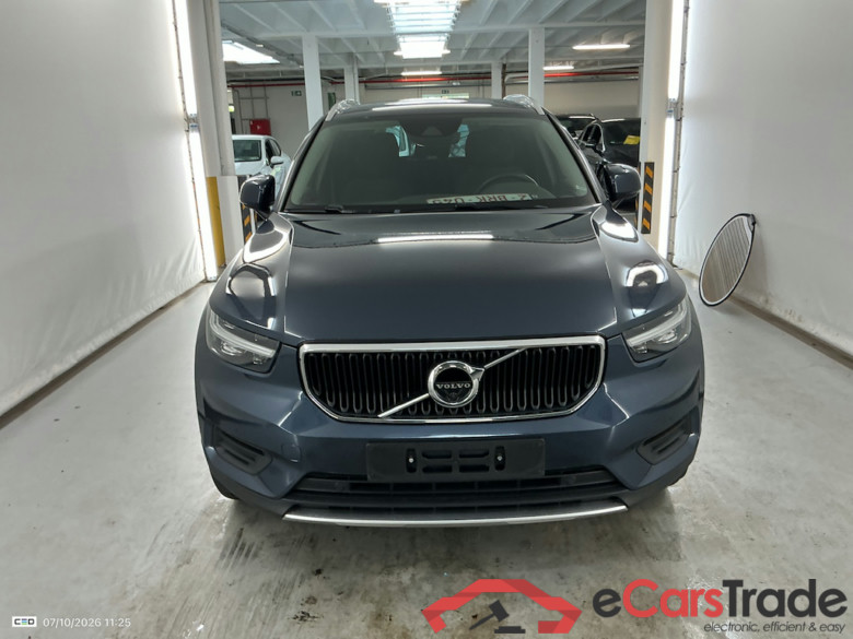 VOLVO XC40 1.5 T2 MOMENTUM PRO #2