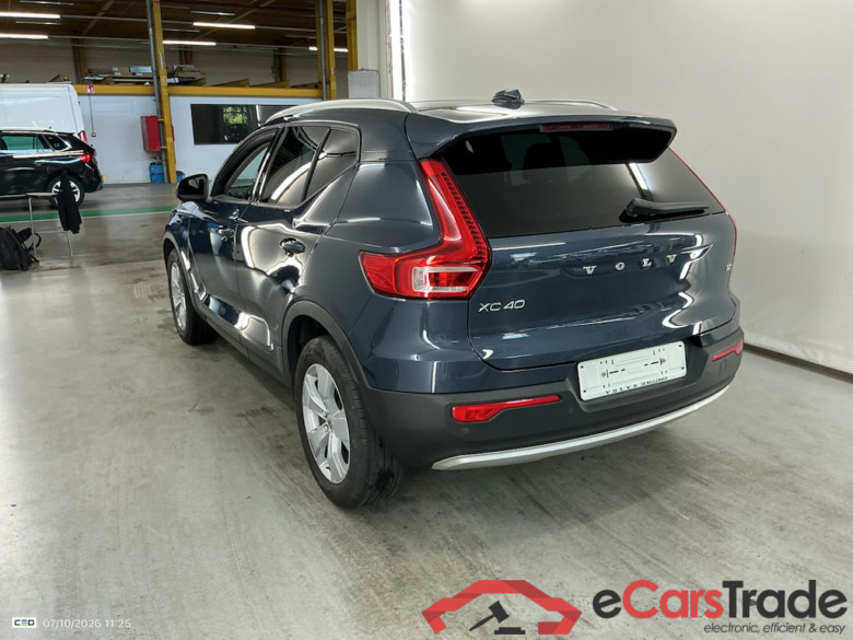 VOLVO XC40 1.5 T2 MOMENTUM PRO #3