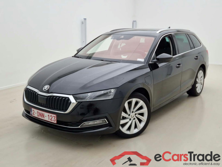 SKODA OCTAVIA COMBI 1.4 TSI IV CORPORATE DSG #1
