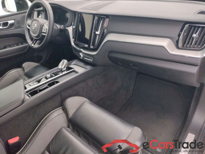 VOLVO XC60 B4 PLUS DARK GEARTRONIC #3