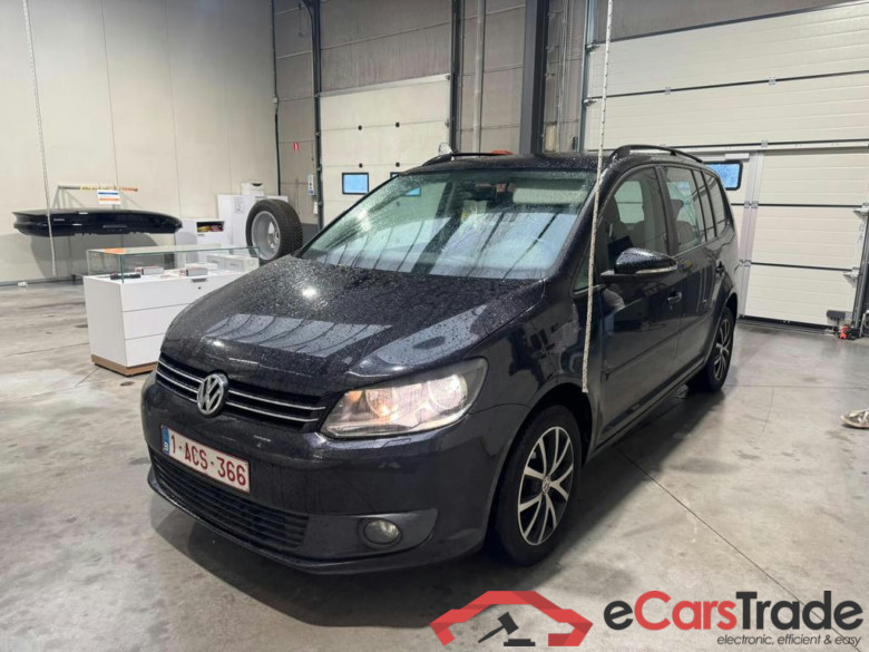 VOLKSWAGEN Touran Dsl 1.6 CR TDi Trendline BMT St./St. 7pl.DSG #1