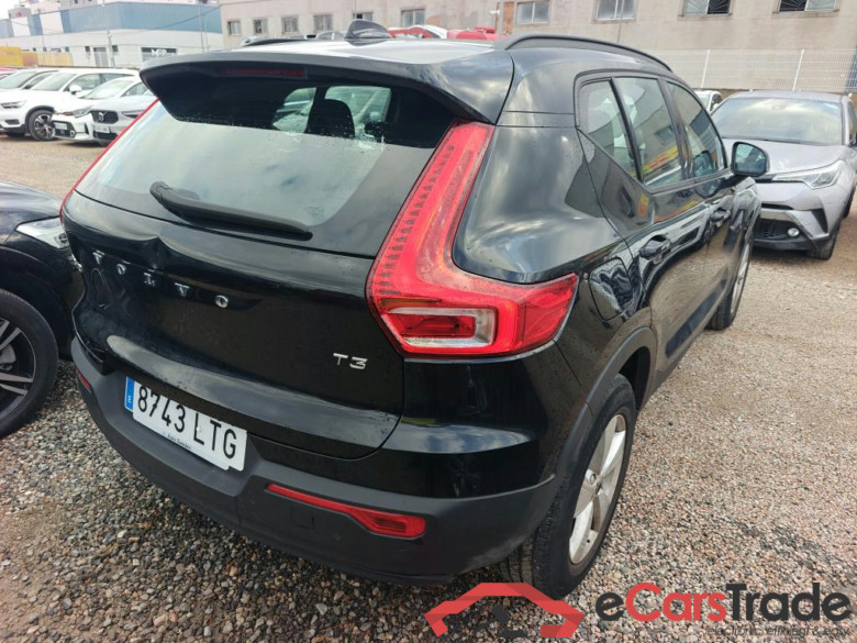 VOLVO XC40 / 2017 / 5P / todoterreno 1.5 T3 Momentum Core Auto #2