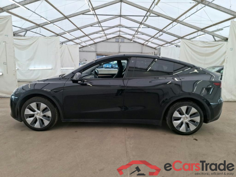 TESLA Model Y / 2021 / 5P / SUV RWD #4