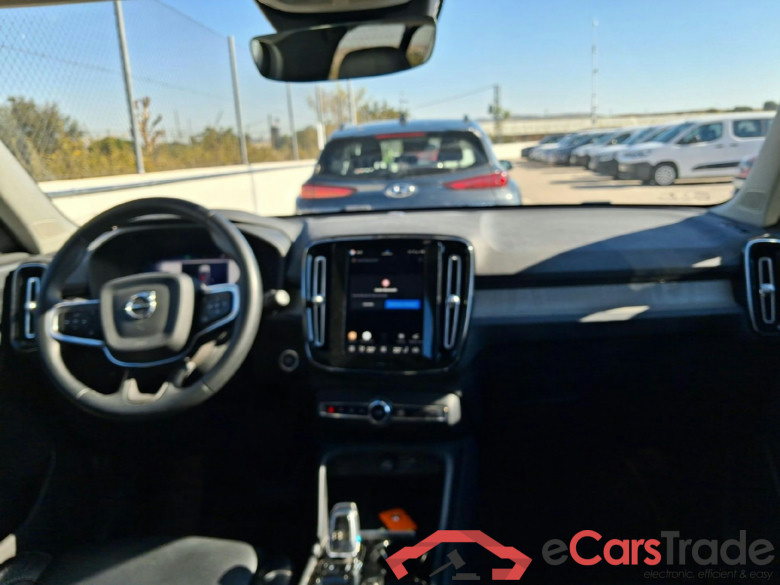 VOLVO XC40 / 2021 / 5P / todoterreno 2.0 B3 G Plus Bright Auto #3