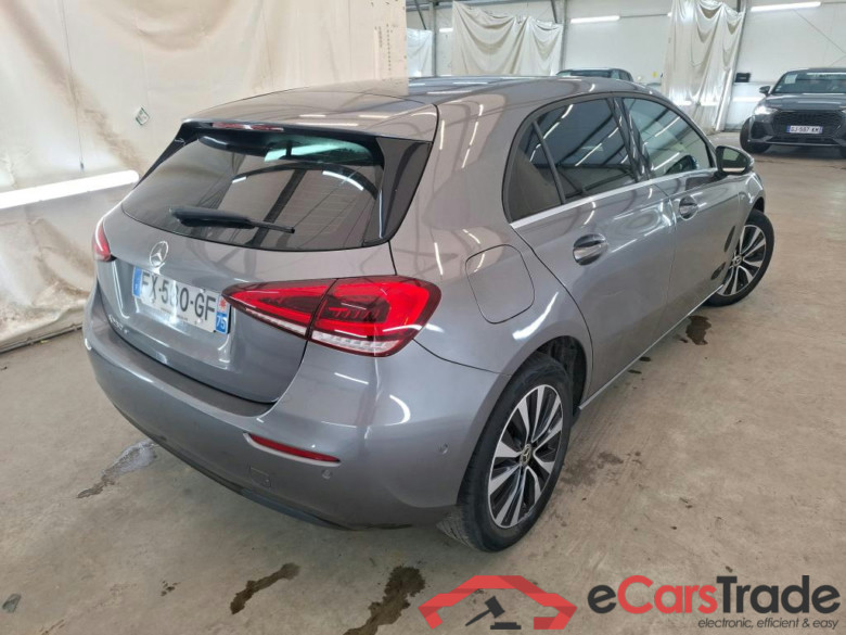 MERCEDES-BENZ Classe A Compact / 2018 / 5P / Berline A 250 e Business Line 8G-DCT #4