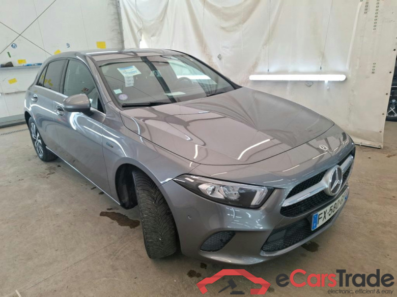 MERCEDES-BENZ Classe A Compact / 2018 / 5P / Berline A 250 e Business Line 8G-DCT #5