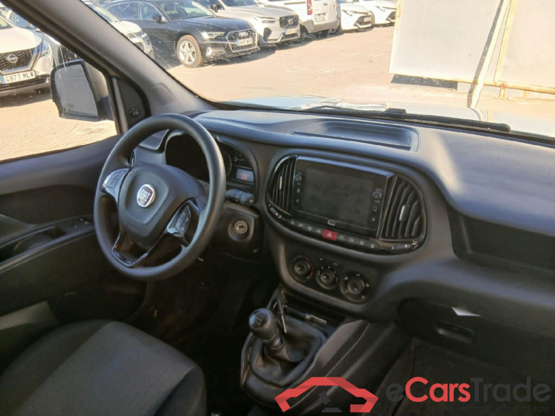 FIAT Doblò Cargo/2015/4P/furgón derivado de turismo Cargo SX 1.6 Mjet 66kW (90CV) (AC) #3