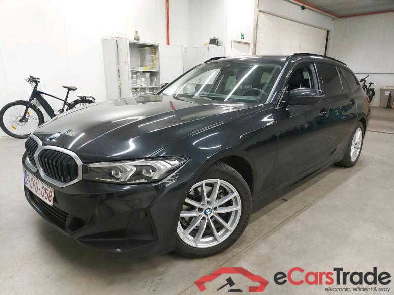 BMW - BMW 3 TOURING 316dA 122PK With Climatic & Navigation & Heated Sensatec Sport Seats & Comfort Entry & Parking Assistant Pack