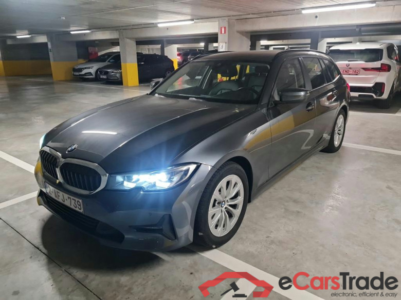 BMW - BMW 3 TOURING 318dA 150PK Business Edition & Pack Business With Heated Seats & Parking Assistant Pack & Towing Hook #1