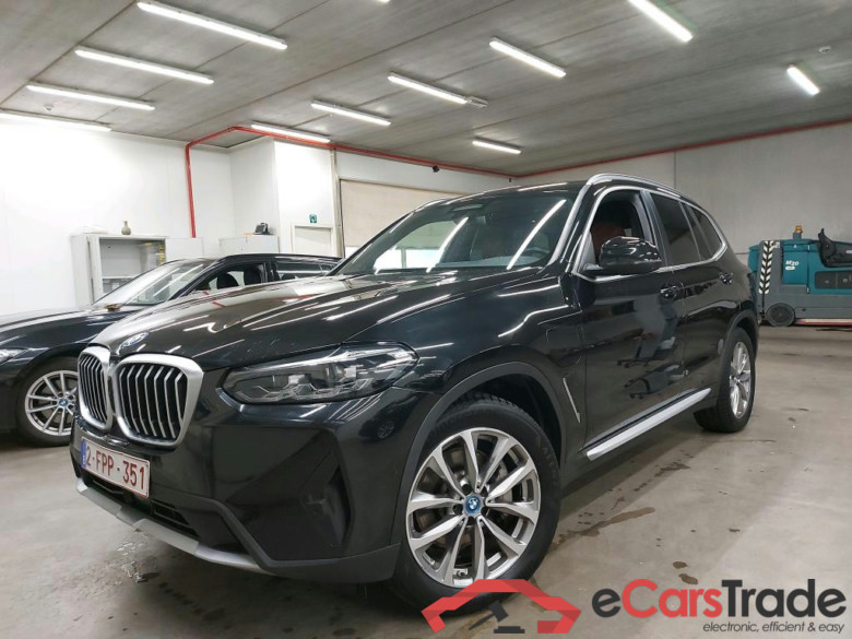 BMW - BMW X3 xDrive30e 292PK Pack Business With Heated Seats & Heated Steering Wheel & Comfort & Travel & Driving Assistant Pack & Active Protection & Parking Assistant Plus & Trailer Hook  * HYBRID *