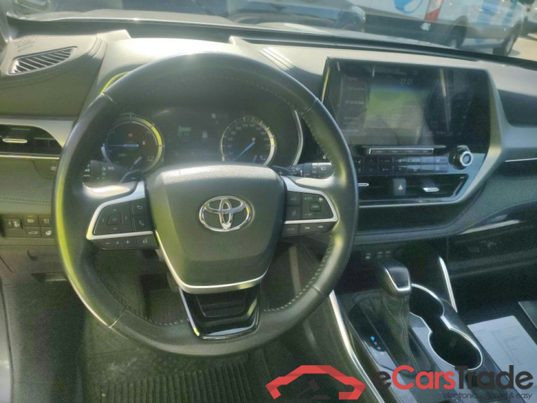 TOYOTA Highlander / 2021 / 5P / todoterreno 2.5 Luxury P. Metalizada #3