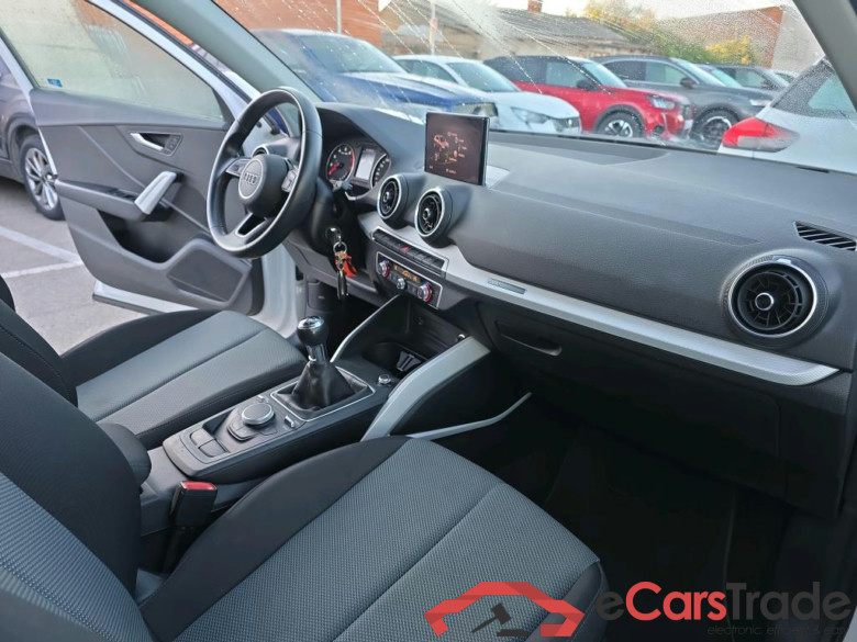 AUDI Q2 / 2016 / 5P / todoterreno Design 30 TFSI 85kW (116CV) #6
