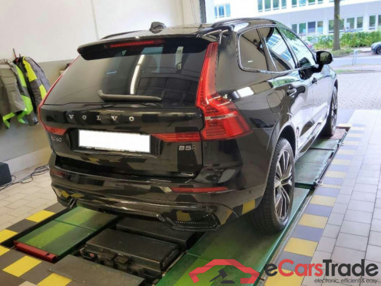 Volvo XC60 (03.2017->) DE - SUV5 B5 (Benzin) AWD EU6d, Ultimate Dark Mild-Hybrid, (Facelift) 2022 - 202 #3