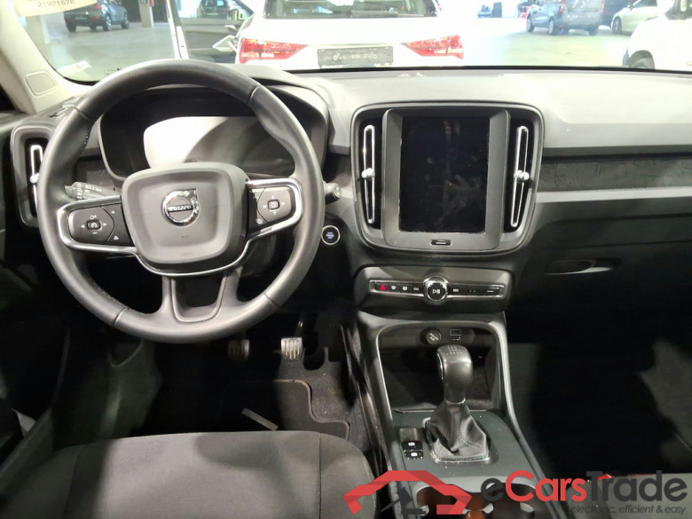 VOLVO XC40 1.5 T2 MOMENTUM CORE #6
