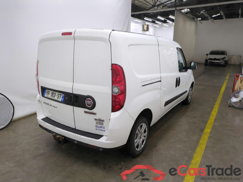 FIAT Doblò Cargo / 2015 / 4P / Fourgonnette Maxi 1.6 Mjet 105 Pro Lounge 750kg #3